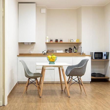 Aqualago Casa Vacanze Apartment E แวร์บาเนีย ภายนอก รูปภาพ