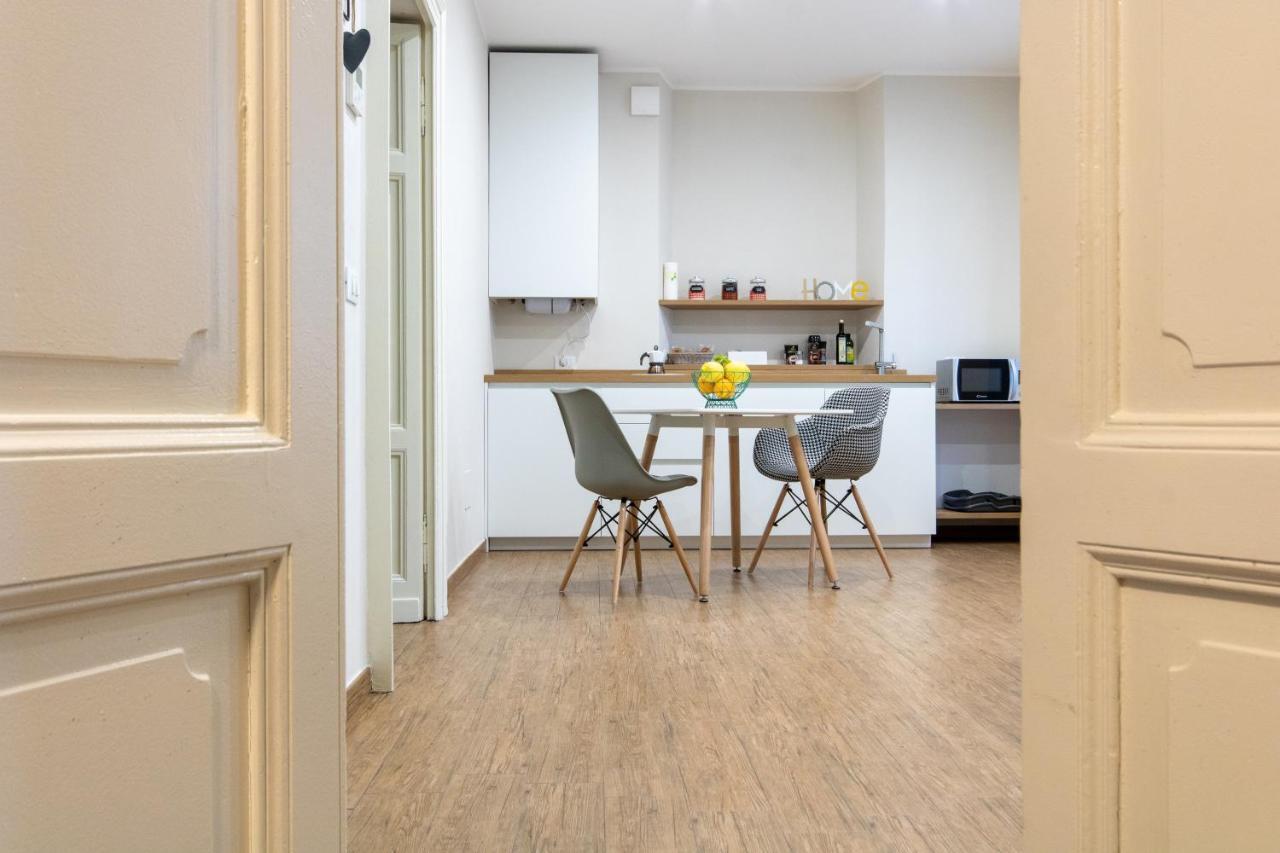 Aqualago Casa Vacanze Apartment E แวร์บาเนีย ภายนอก รูปภาพ
